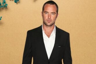 sullivan stapleton